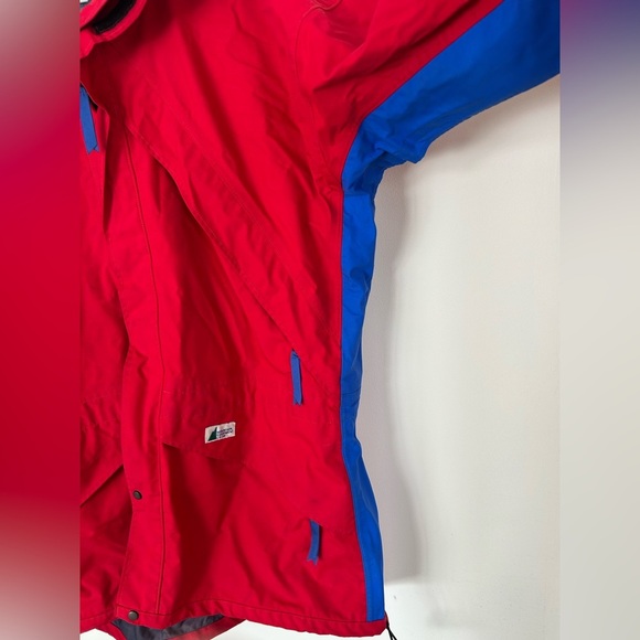 VINTAGE Gore-Tex Mountain Equipment CO-OP Jacket - Size XL Red - Picture 4 of 10